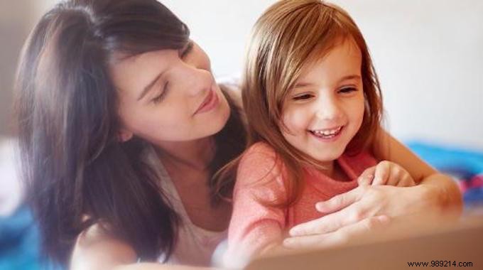 17 Heartfelt Signs You Have the Coolest Mom Ever – Straight from Experience