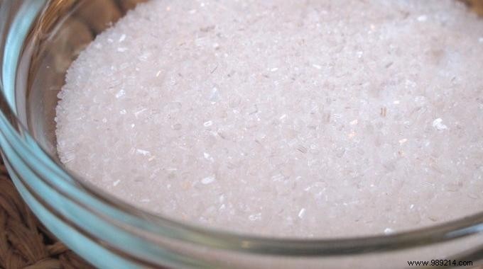 19 Proven Everyday Uses for Epsom Salt (Magnesium Sulfate)