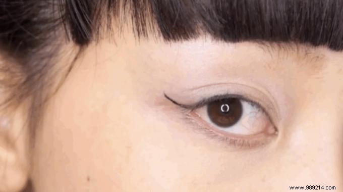Master Flawless Eyeliner Wings Every Time with This Proven Spoon Hack