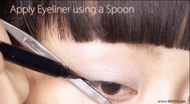 Master Flawless Eyeliner Wings Every Time with This Proven Spoon Hack