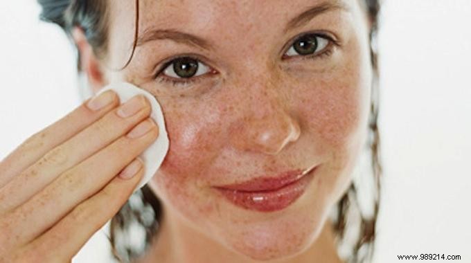 Olive Oil: The Ultimate Natural Makeup Remover – Gentler and More Affordable Than Store-Bought