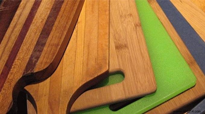 Wooden vs. Plastic Cutting Boards: Which is Safer for Your Health?