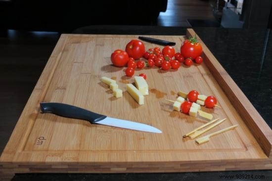 Wooden vs. Plastic Cutting Boards: Which is Safer for Your Health?