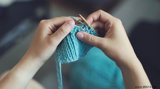 6 Science-Backed Health Benefits of Knitting
