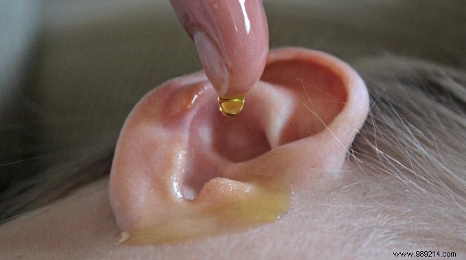 Effective Natural Remedy for Clogged or Infected Ears: Vinegar and Alcohol