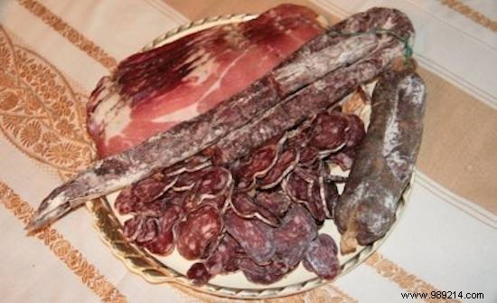 18 Foods Safe to Eat Past Their Expiration Date: Reduce Waste Safely