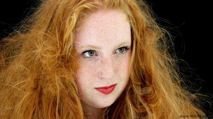 Easy Homemade Dry Shampoo Hack: Refresh Oily Hair with Talcum Powder in Minutes