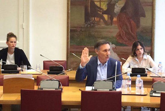 Pulmonologist Michel Aubier Faces Perjury Claims Over Undisclosed Total Oil Ties