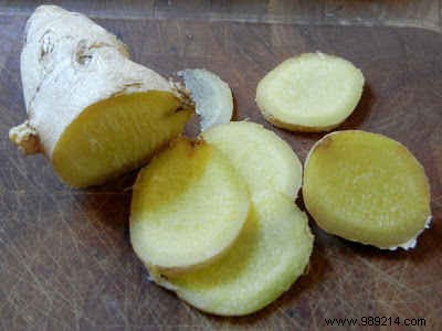 10 Proven Home Remedies to Stop Vomiting Naturally