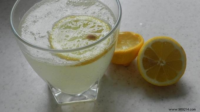 Proven Natural Remedies to Combat Water Retention and Restore Light, Pain-Free Legs