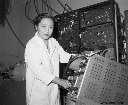 10 Overlooked Women Scientists Who Revolutionized Their Fields