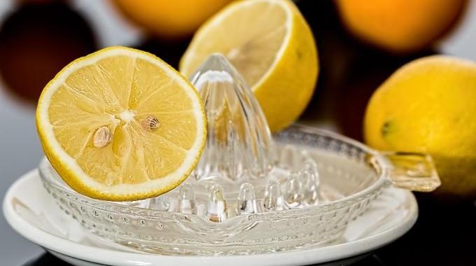 4 Surprising Health Benefits of Lemons Backed by Nutrition Science