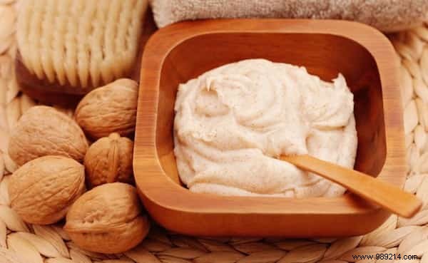18 Science-Backed Benefits of Walnuts for Skin, Hair, Heart Health, and More