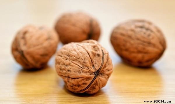 20 Science-Backed Benefits of Walnuts for Skin, Hair, and Health