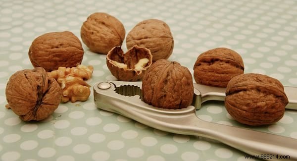 20 Science-Backed Benefits of Walnuts for Skin, Hair, and Health