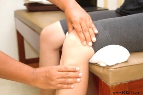 20 Proven Castor Oil Uses for Health, Beauty, Hair, Skin, and Home