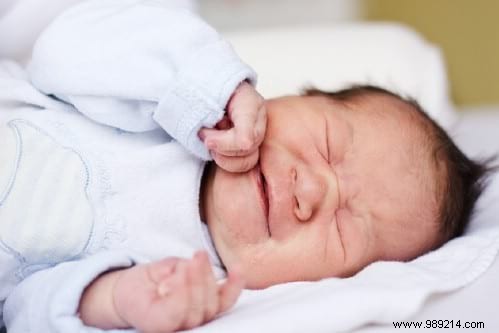 20 Proven Castor Oil Uses for Health, Beauty, Hair, Skin, and Home