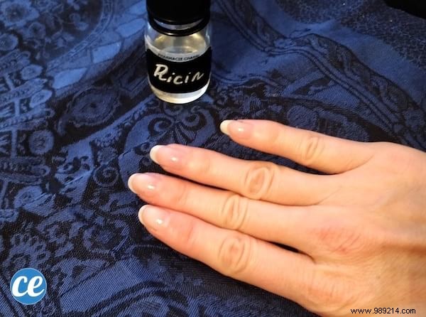 20 Proven Castor Oil Uses for Health, Beauty, Hair, Skin, and Home