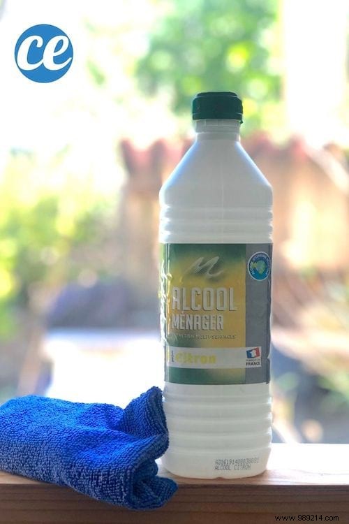 7 Natural Essentials That Replace All Your Household Cleaners