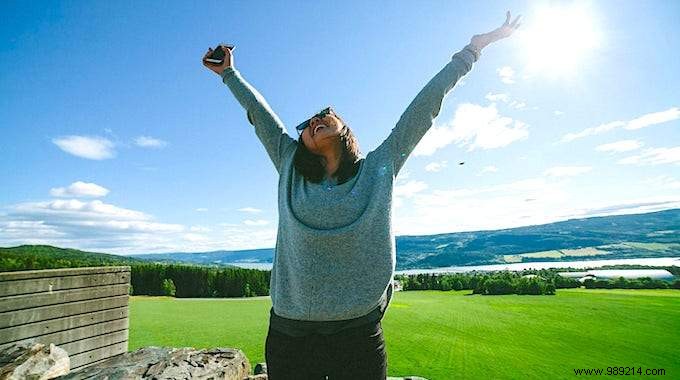 7 Science-Backed Habits of People Who Stay Happy Every Day