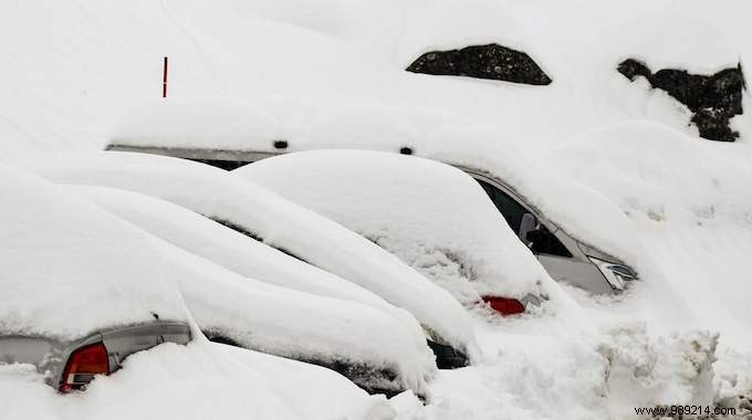 Clear Snow Off Your Car to Save Gas: Why Weight and Drag Matter