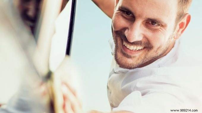 How to Hand-Wash Your Car Efficiently Without Wasting Water