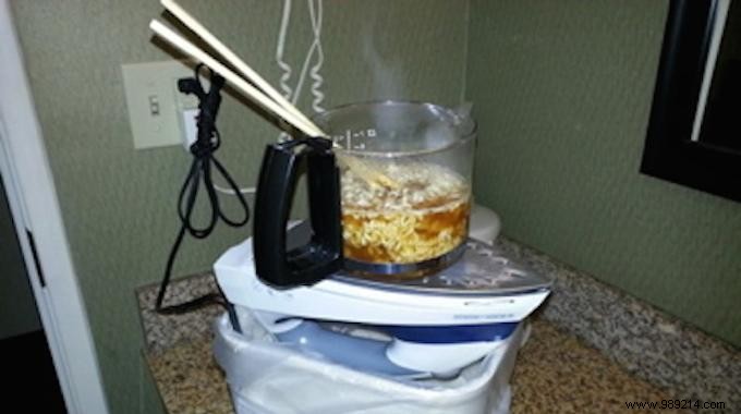 Clever Hack: Cook Soup in Your Hotel Room with Everyday Items