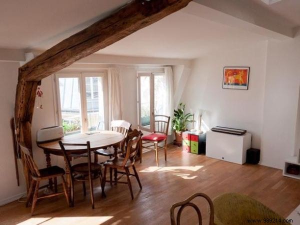 Top Short-Term Rental Platforms for Private Apartments in France: Airbnb vs. Competitors