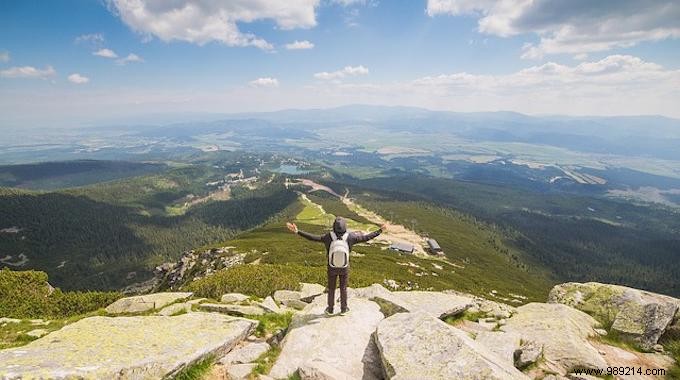 Science Proves: Experiences Like Travel Bring Lasting Happiness, Not Material Possessions