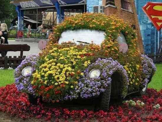 28 Ingenious Upcycling Ideas to Transform Old Cars into Stunning Features