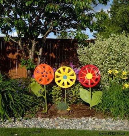 28 Ingenious Upcycling Ideas to Transform Old Cars into Stunning Features