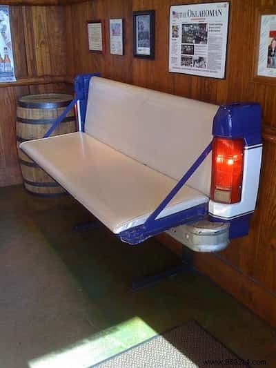 28 Ingenious Upcycling Ideas to Transform Old Cars into Stunning Features