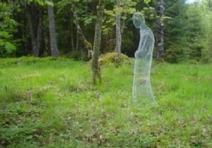 DIY Life-Size Chicken Wire Ghost: Easy Halloween Scare Prop