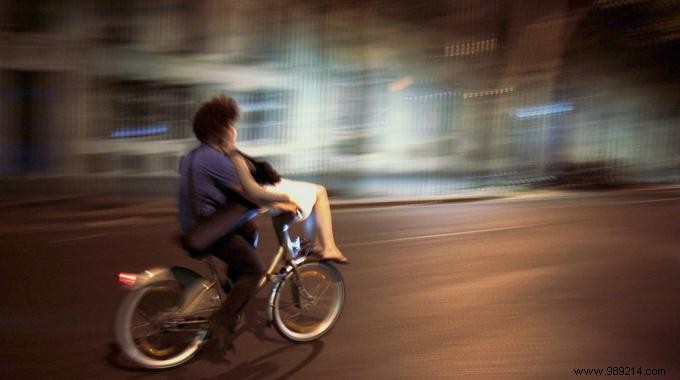 8 Essential Pre-Ride Checks for Vélib Bikes: Tips from a 15+ Year Paris Cyclist