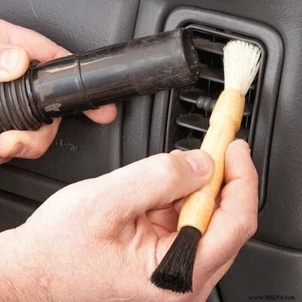 23 Expert Tips for a Spotless Car: Proven Cleaning Hacks from Auto Pros