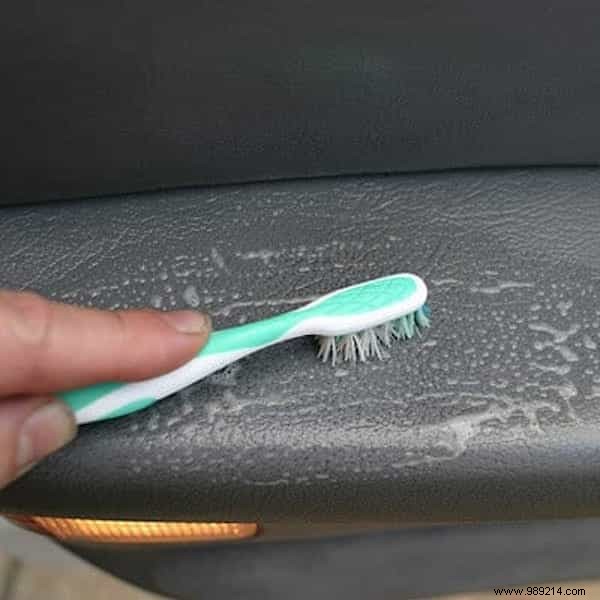 23 Expert Tips for a Spotless Car: Proven Cleaning Hacks from Auto Pros
