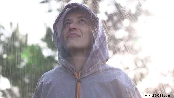 Flying Tent: Revolutionary 3-in-1 Ultralight Shelter, Hammock, and Poncho for Hikers