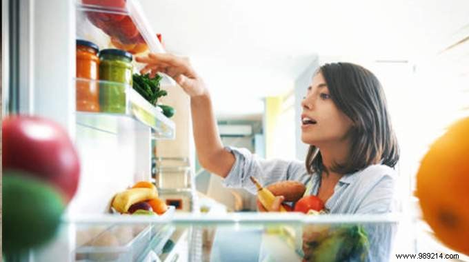 Why Remove Food Overwrap Before Storing in the Fridge: A Simple Energy-Saving Tip