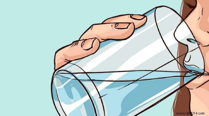 Save Water Effortlessly: Rinse with a Glass While Brushing Teeth