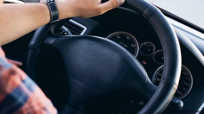 Expert Guide: How to Drive Economically and Save Fuel