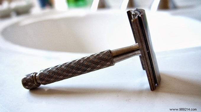 How I Shave Daily While Saving 18 Liters of Water Each Time