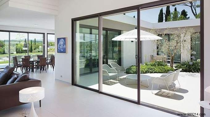 Maximize Natural Light: How Monthly Window Cleaning Brightens Your Home