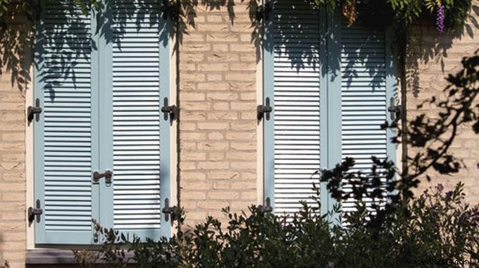 Save on Heating Bills: Close Shutters, Curtains, and Blinds at Nightfall