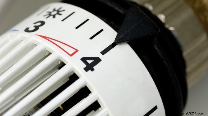 32 Proven Tips to Cut Energy Costs and Lower Your Bills Effectively