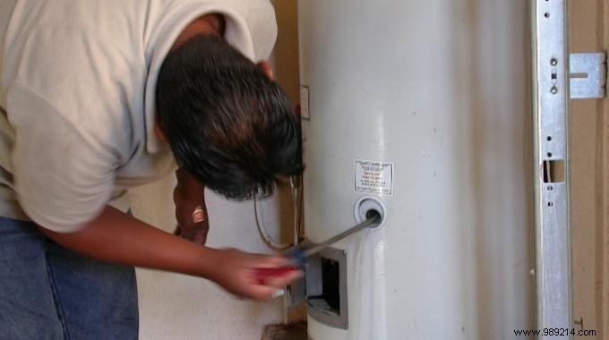Cut Electricity Bills: Descale Your Water Heater Every 2-3 Years