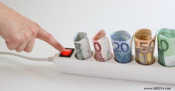 Cut Electricity Bills: Monitor Home Energy Use with a Wattmeter