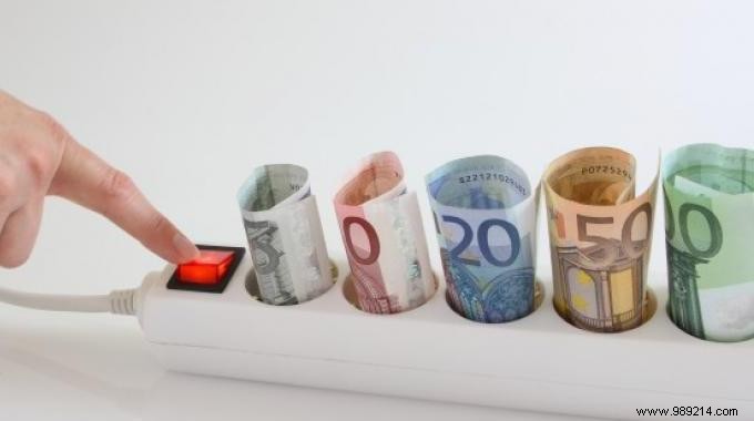 Cut Electricity Bills: Monitor Home Energy Use with a Wattmeter