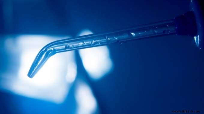 Affordable Non-Electric Water Flosser: Discover the Viv eau Dental Jet