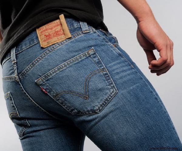 How to Choose Jeans That Perfectly Accentuate Your Buttocks