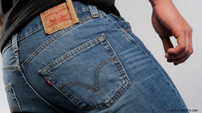 How to Choose Jeans That Perfectly Accentuate Your Buttocks